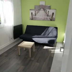 Appartement ,maison A La Campagne, Guern